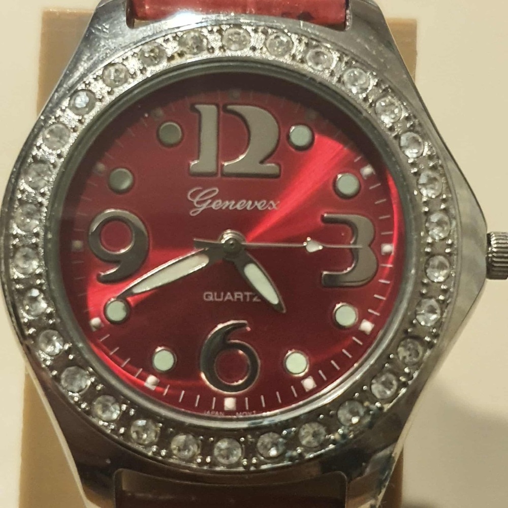 🦋10/$20🦋 Genevex Silver/Red Rhinestone Leather Women's Watch